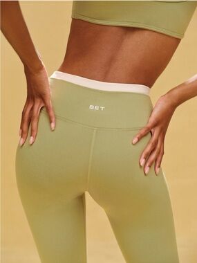 Set active pina set: leggings and bra size small NWT